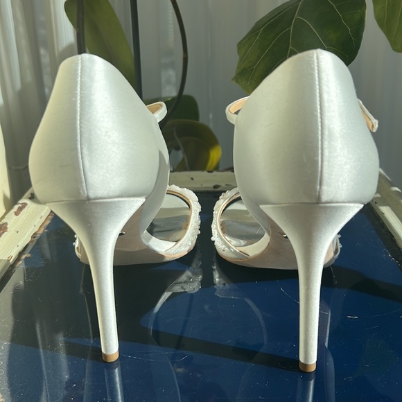 Badgley Mischka Carter Peep Toe D'Orsay White Size 9 - Picture 9 of 13